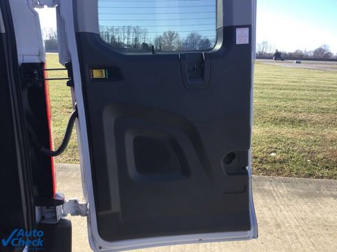 Used 2023 Ford Transit 350 XLT image 7