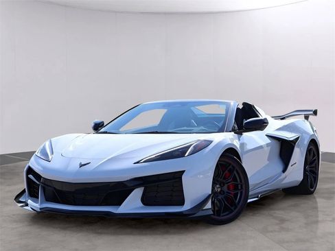 Used 2024 Chevrolet Corvette Z06 w/ Z07 Performance Package image 1