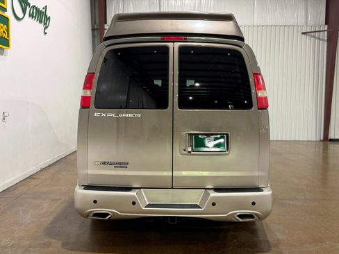 Used 2016 Chevrolet Express 2500 RWD image 7