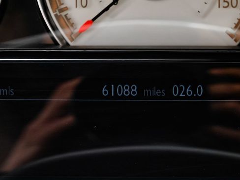 Used 2016 Rolls-Royce Wraith RWD image 13