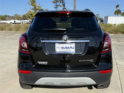 Used 2022 Buick Encore Preferred w/ Safety Package II image 5
