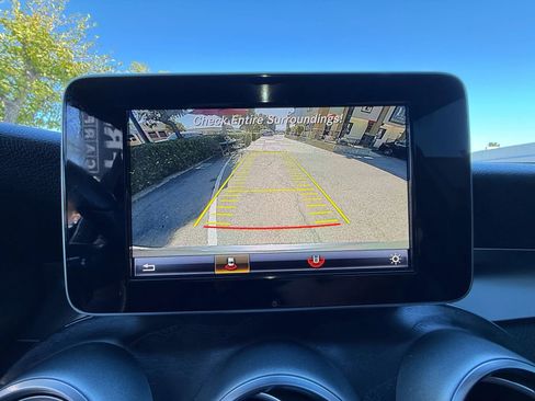 Used 2017 Mercedes-Benz GLC 300 image 33