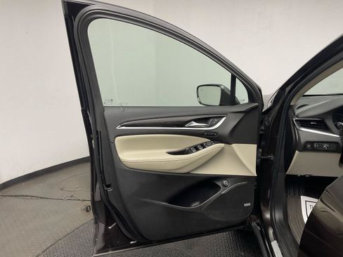 Used 2018 Buick Enclave Premium w/ Trailering Package AWD/4WD image 9