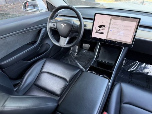 Used 2020 Tesla Model 3 Standard Range Plus image 42