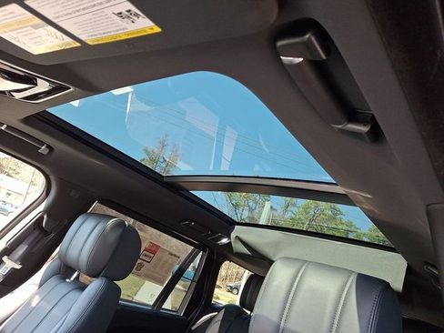 Used 2017 Land Rover Range Rover Long Wheelbase Supercharged image 18