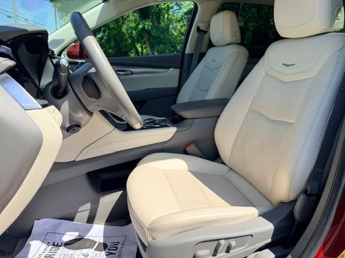 Used 2022 Cadillac XT5 Premium Luxury AWD/4WD image 12