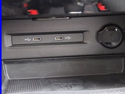 Used 2024 Volkswagen Taos SE image 39