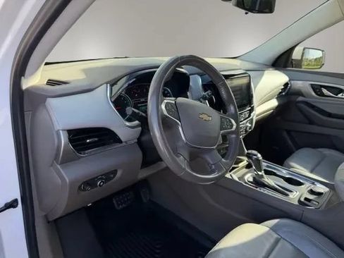 Used 2019 Chevrolet Traverse LT w/ LT Premium Package FWD image 9
