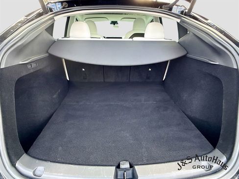 Used 2023 Tesla Model Y Performance image 31
