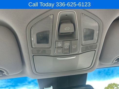Used 2017 Hyundai Santa Fe Limited FWD image 23