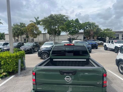 Used 2024 Nissan Frontier SV w/ SV Convenience Package RWD image 4