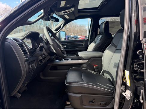 New 2026 RAM 2500 Laramie AWD/4WD image 10