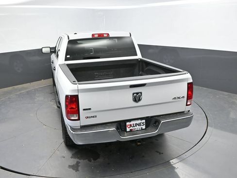 Used 2022 RAM 1500 Classic SLT AWD/4WD image 32