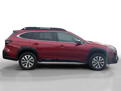 Used 2023 Subaru Outback Premium image 6