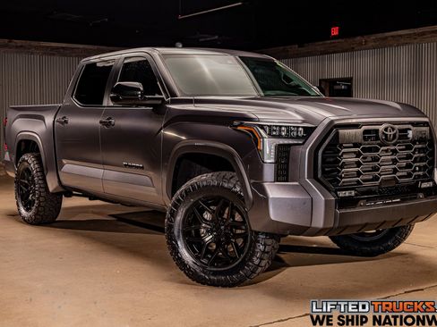 Used 2025 Toyota Tundra Limited image 1