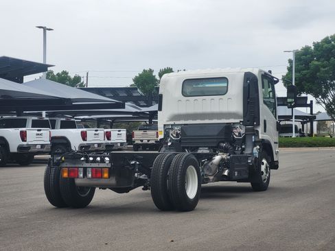 New 2026 Isuzu NPR RWD image 7