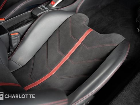 Used 2017 Ferrari 488 GTB RWD image 33