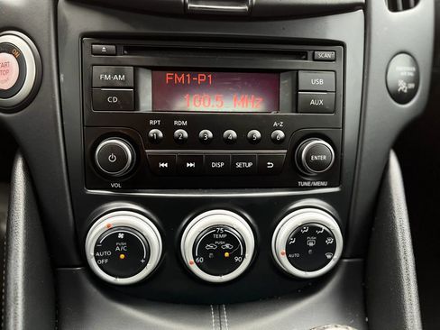 Used 2016 Nissan 370Z Coupe RWD image 16