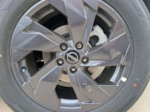 New 2026 Nissan Rogue SV FWD image 6