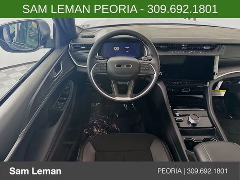 New 2026 Jeep Grand Cherokee Altitude image 23