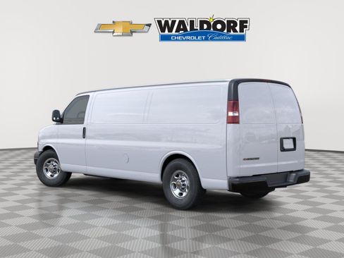 New 2026 Chevrolet Express 2500 Extended RWD image 4