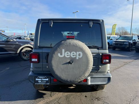 Used 2020 Jeep Wrangler Unlimited Sahara image 22