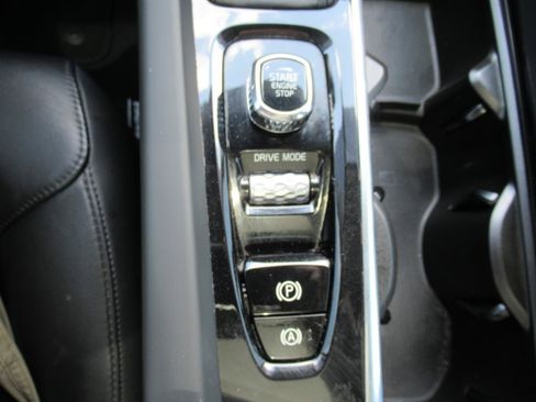 Used 2021 Volvo S60 T5 Momentum FWD image 27
