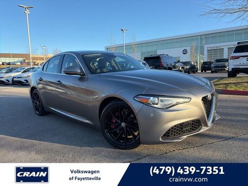 Used 2018 Alfa Romeo Giulia AWD image 1