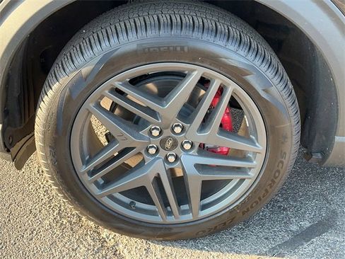 New 2026 Ford Explorer ST-Line w/ ST-Line Street Pack image 9