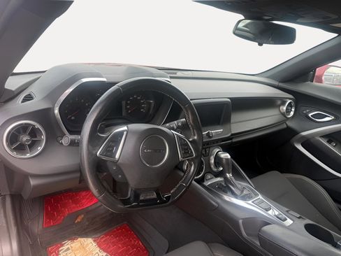 Used 2017 Chevrolet Camaro LT RWD image 4
