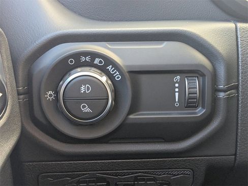 New 2025 Jeep Gladiator Sport image 22