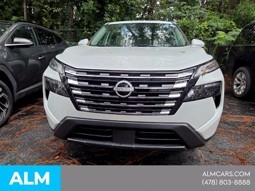 Used 2025 Nissan Rogue SV FWD image 11