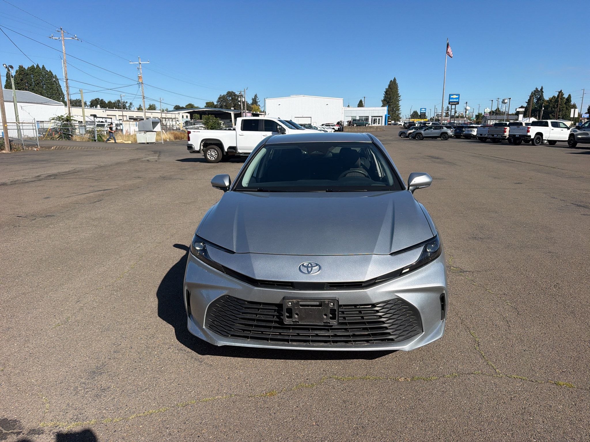 Used 2025 Toyota Camry LE FWD image 4