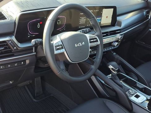 New 2025 Kia Telluride S image 8