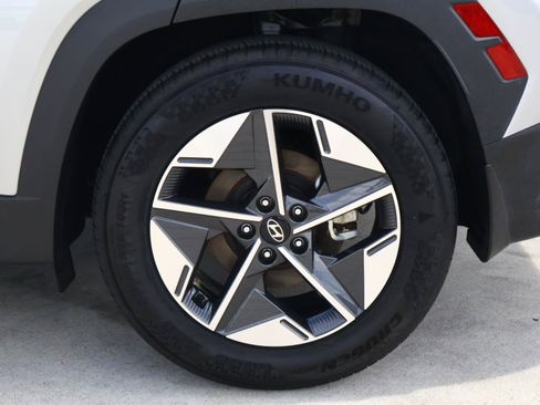 Used 2025 Hyundai Tucson SEL FWD image 8