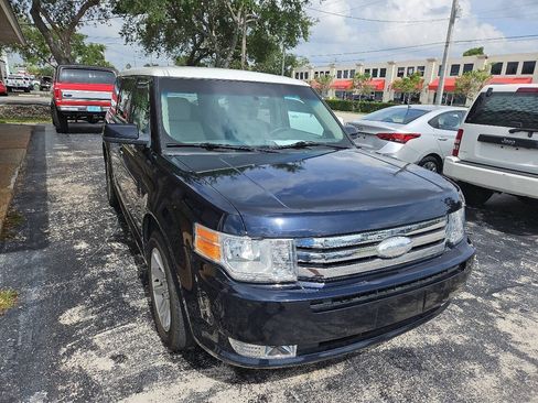 Used 2010 Ford Flex SEL FWD image 2