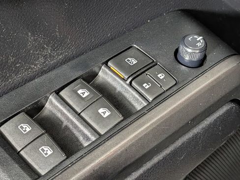 Used 2021 Toyota Tacoma TRD Off-Road w/ Technology Package AWD/4WD image 19