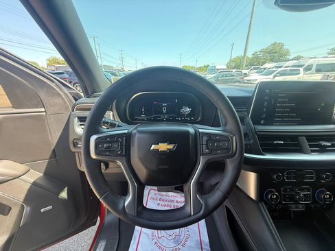 Used 2024 Chevrolet Tahoe Premier AWD/4WD image 17