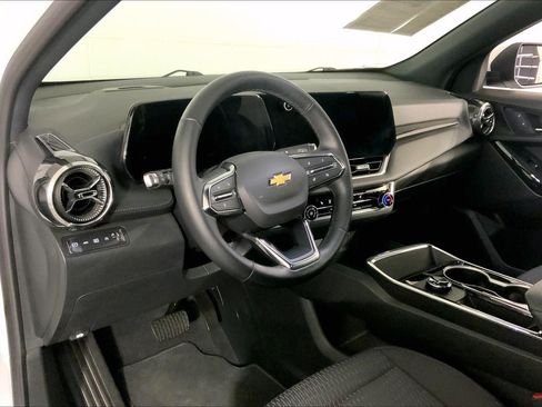 Used 2026 Chevrolet Equinox LT AWD/4WD image 16