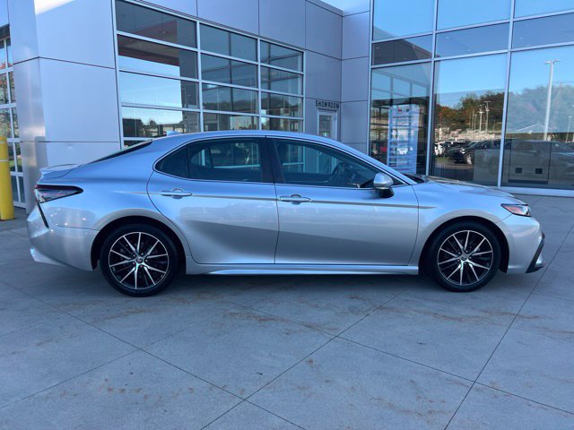 Used 2022 Toyota Camry SE FWD image 8