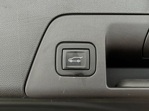 Certified 2023 Buick Envision Essence w/ Sport Touring Package image 32