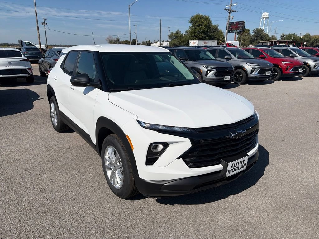 New 2026 Chevrolet TrailBlazer LS w/ LPO, Blackout Package FWD image 8
