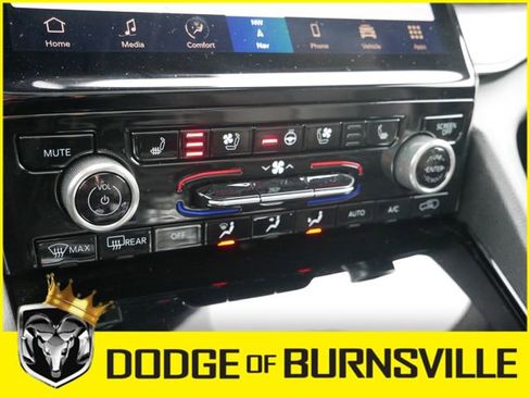 Used 2022 Jeep Grand Cherokee Overland w/ Luxury Tech Group IV image 22