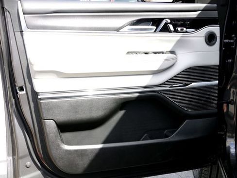 New 2026 Jeep Grand Wagoneer Summit image 16