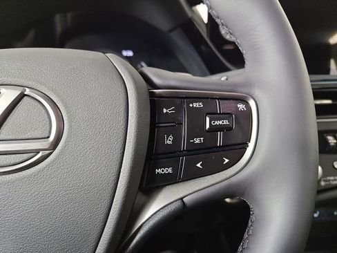 Used 2025 Lexus ES 350 w/ Premium Package image 26