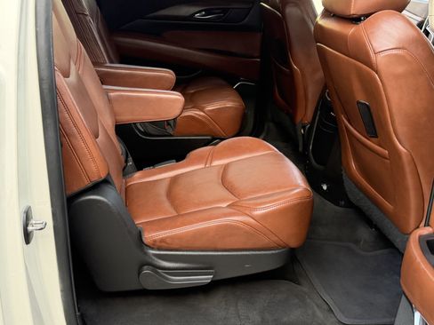 Used 2015 Cadillac Escalade ESV Premium AWD/4WD image 31