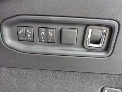 New 2026 Cadillac Vistiq Luxury image 25