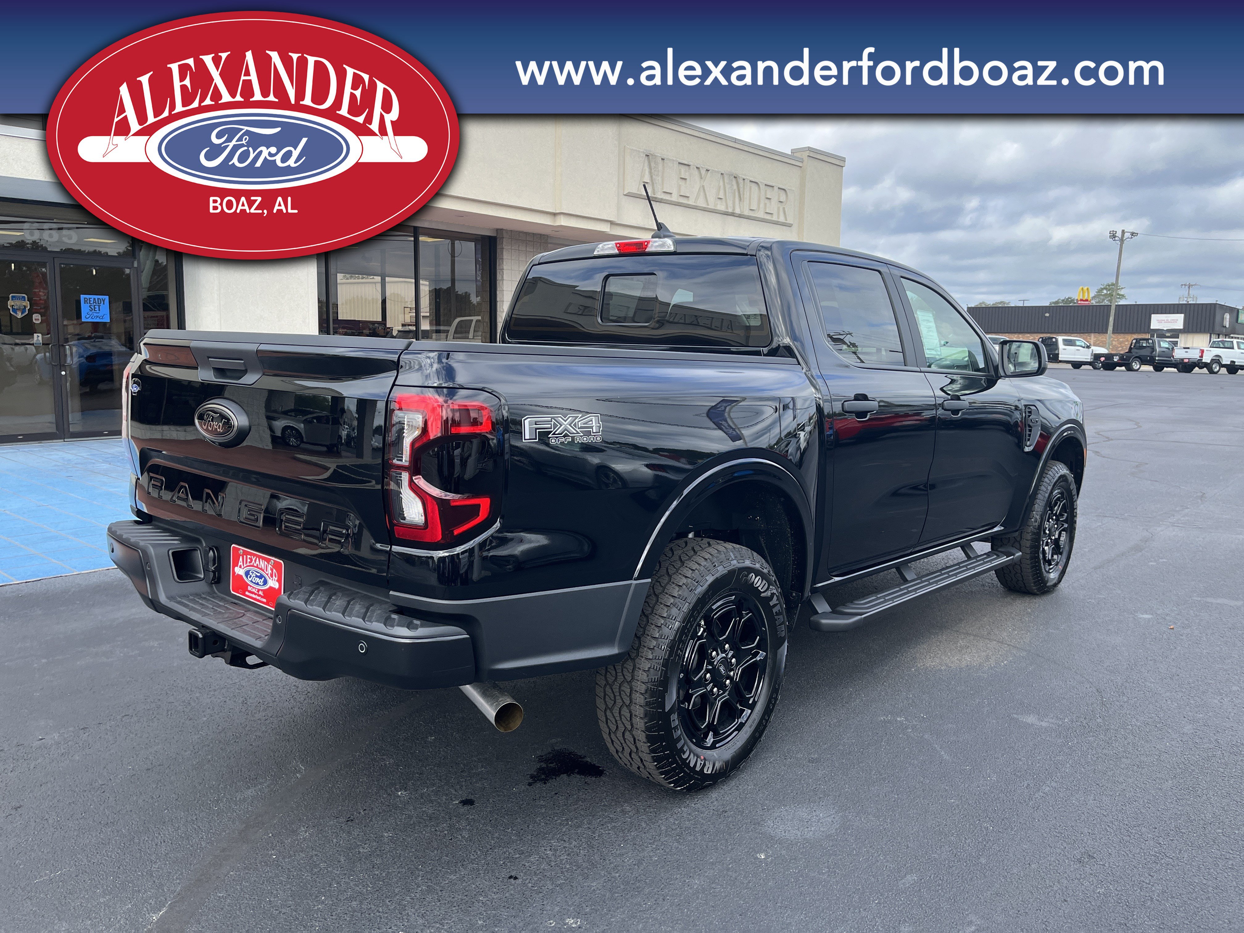 New 2025 Ford Ranger XLT w/ FX4 Off-Road Package AWD/4WD image 4