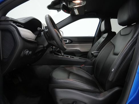 Used 2025 Jeep Compass Limited image 11