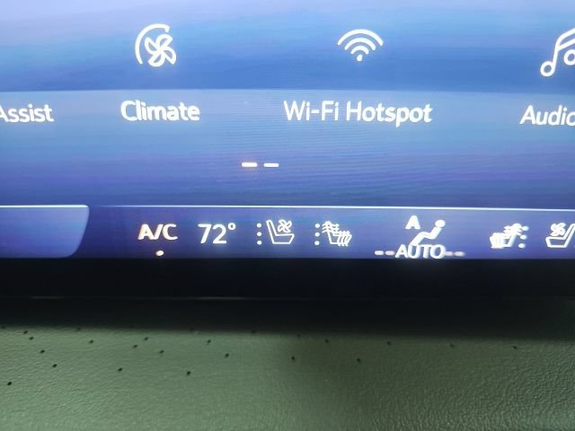 Used 2025 Buick Enclave Avenir w/ Super Cruise Package AWD/4WD image 26